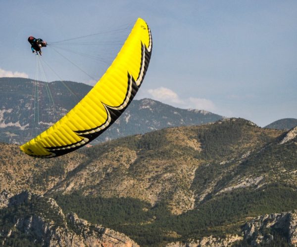 acro-tandem-paragliding-oludeniz Acrobatic paragliding in Oludeniz